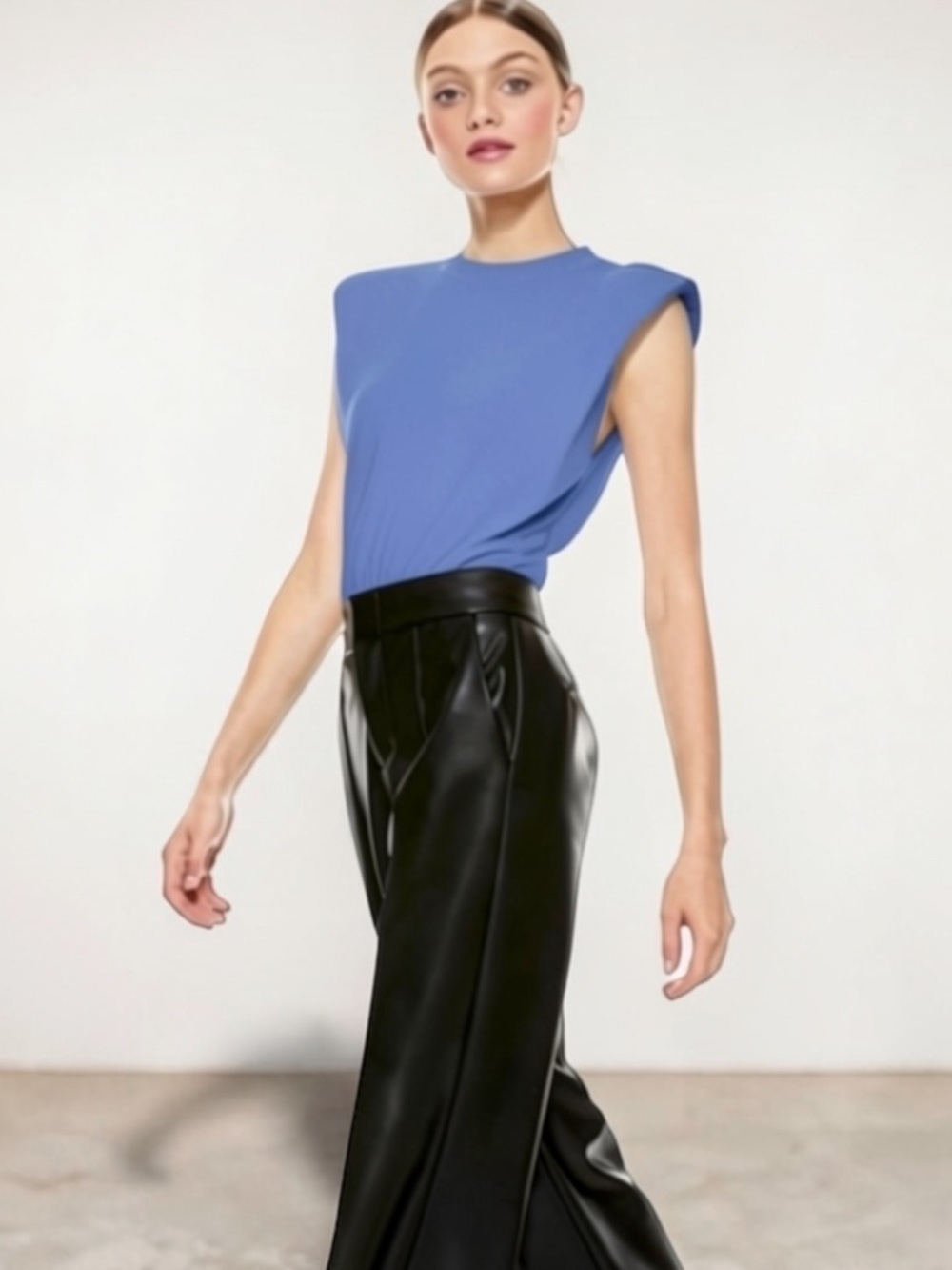 Alice and Olivia Braxton Sleeveless Tee Blue Size Medium
